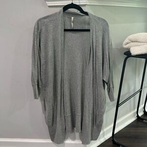 Leo & Nicole grey women’s cardigan